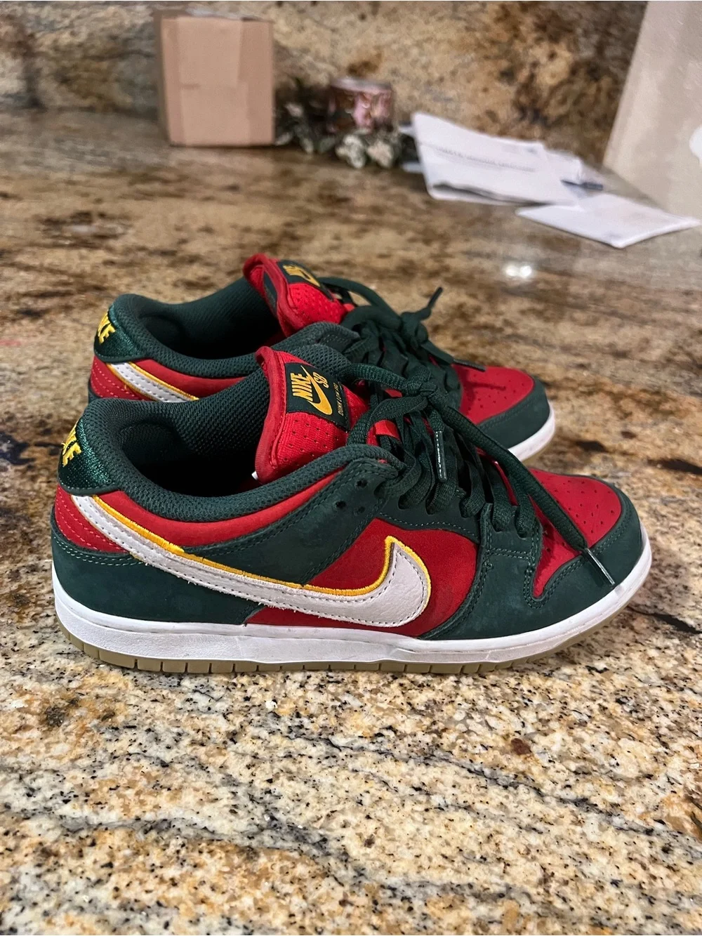 Nike SB Dunk Low Pro PRM Seattle Supersonics Men’s 6.5 Women’s 8 FZ1287-300